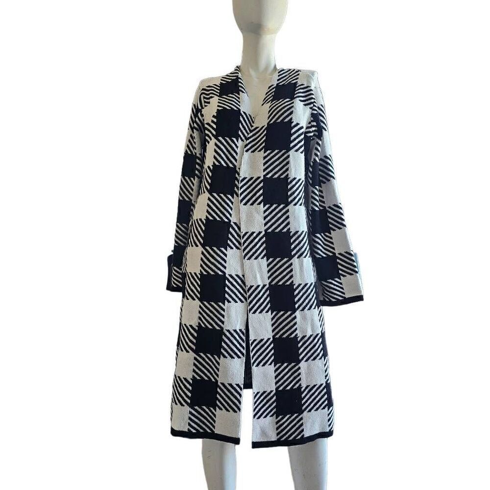 Beach bunny womens Sz XS/S Rare black and white knitted tre Duster